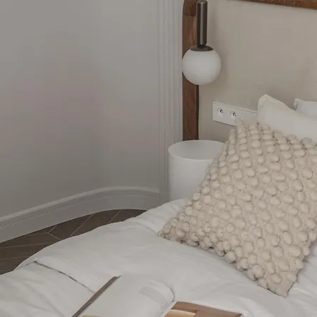 New And Stylish Apartment, Monaco 보솔레이
